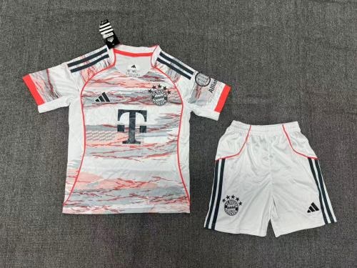 Bayern Munich Away Kids Suit 25/26 - CP體育用品公司