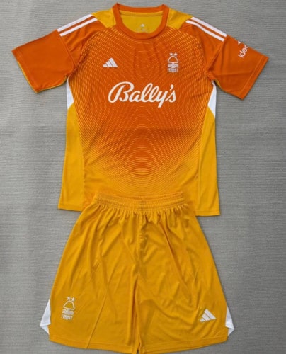 Nottingham Forest Goalkeeper Kids Suit 25/26 - 木樂服裝